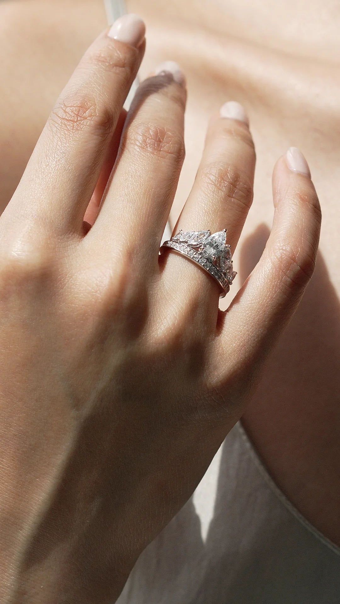 Queen White Zircon Stone Ring - ARTSY SILVER