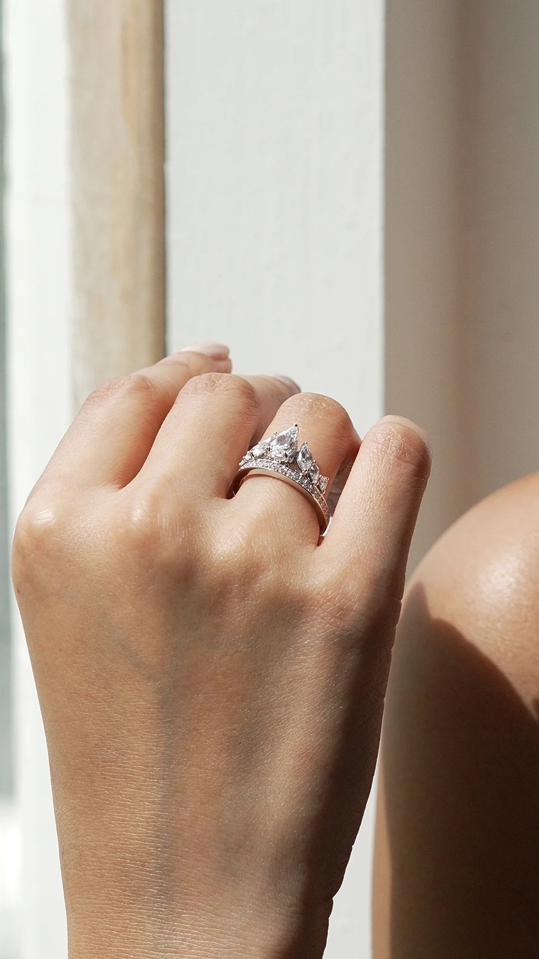 Queen White Zircon Stone Ring - ARTSY SILVER