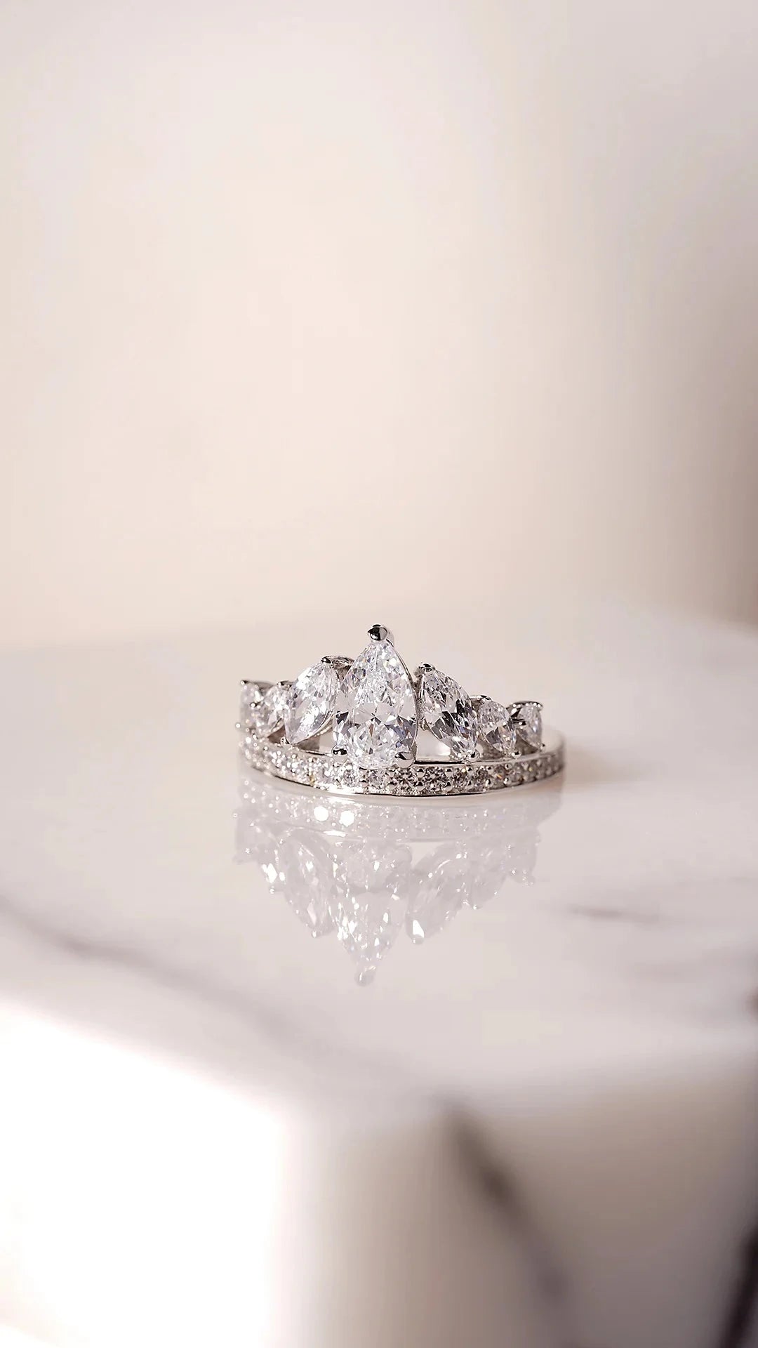 Queen White Zircon Stone Ring - ARTSY SILVER