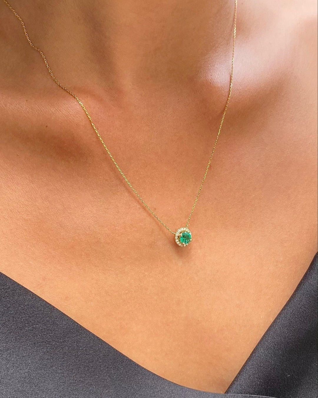 Royal Vibes Emerald Necklace - ARTSY SILVER