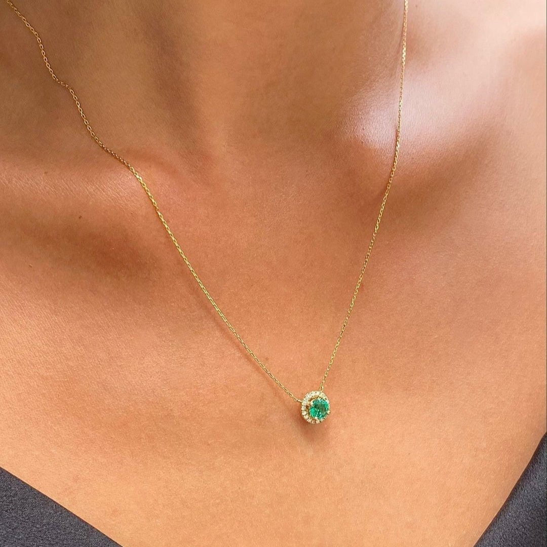 Royal Vibes Emerald Necklace - ARTSY SILVER