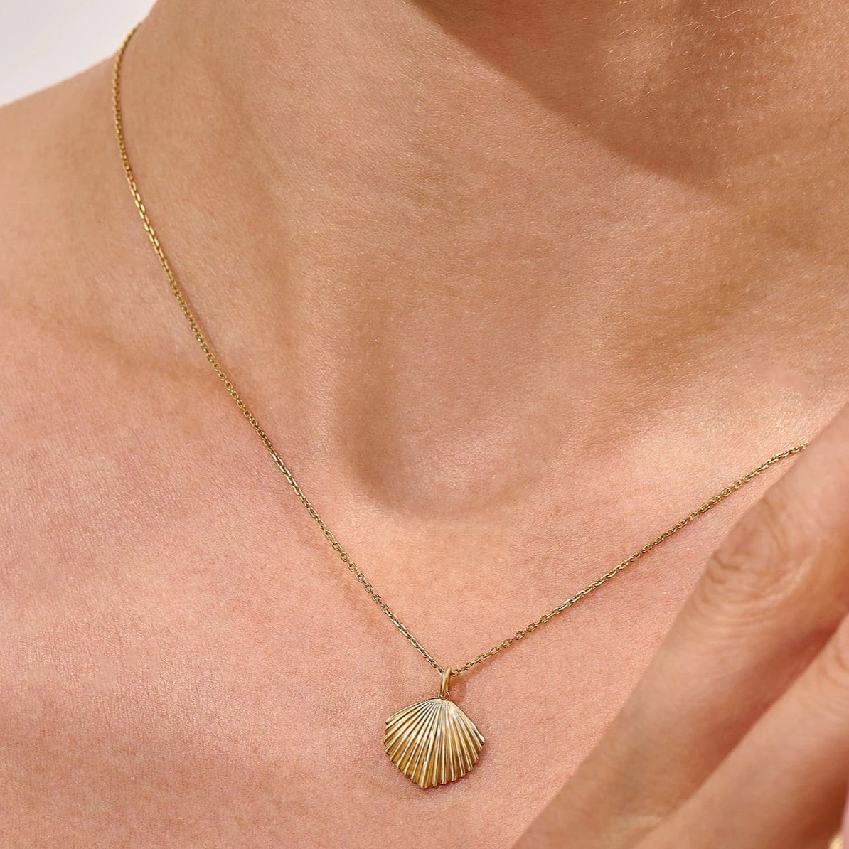 Saint Lucia Shell Necklace - ARTSY SILVER