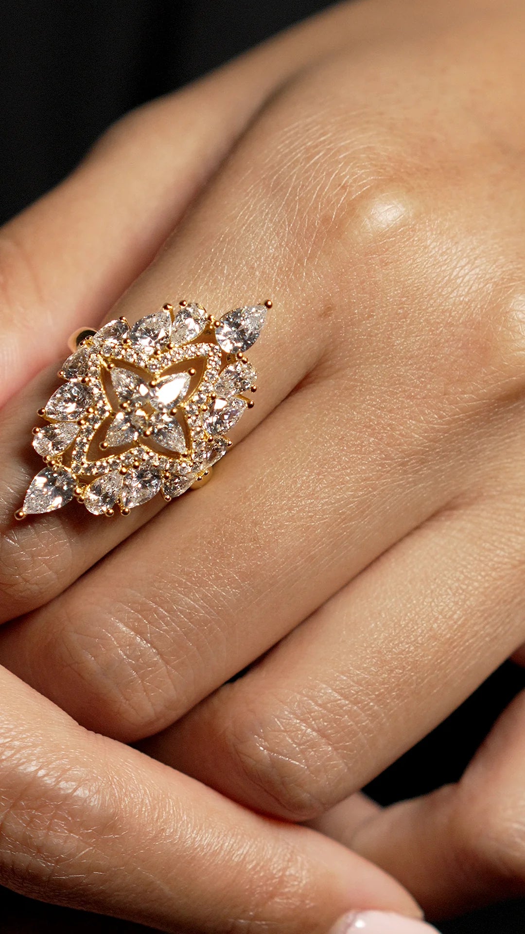 UNIQUE ZIRCON STONE RING GOLD PLATING