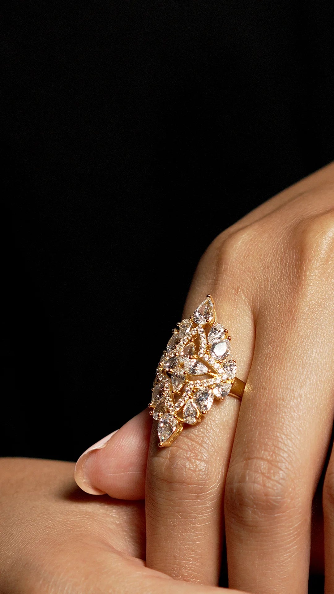 UNIQUE ZIRCON STONE RING GOLD PLATING
