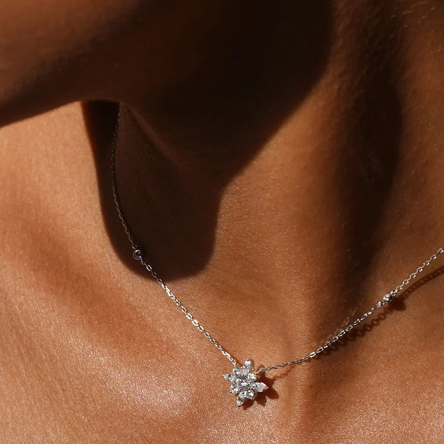 Silver Lilly Flower Necklace - ARTSY SILVER