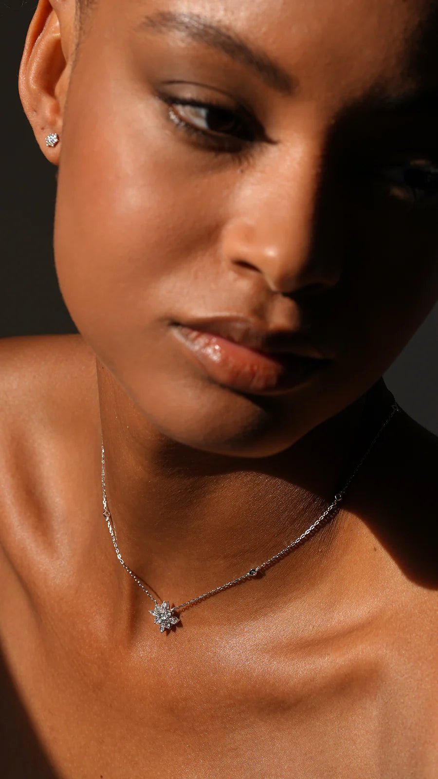 Silver Lilly Flower Necklace - ARTSY SILVER