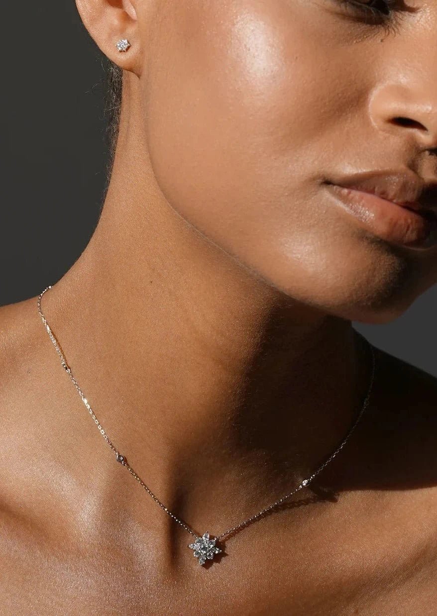 Silver Lilly Flower Necklace - ARTSY SILVER