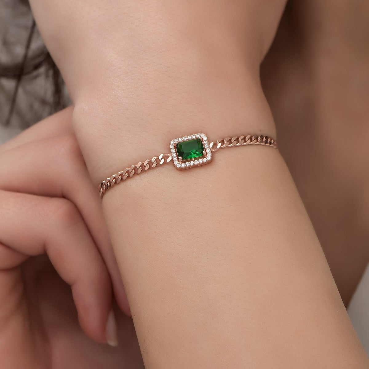 Gourmet Chain Green Stone Bracelet - ARTSY SILVER