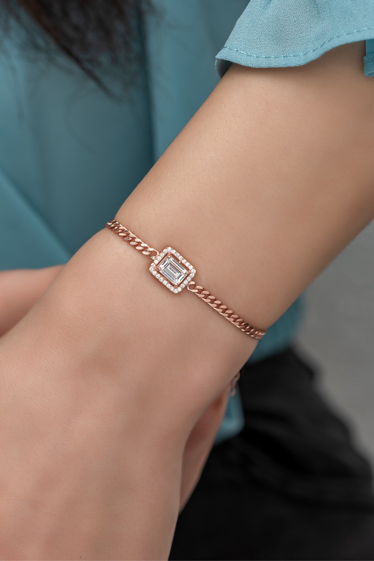 Gourmet Chain White Solitaire Bracelet