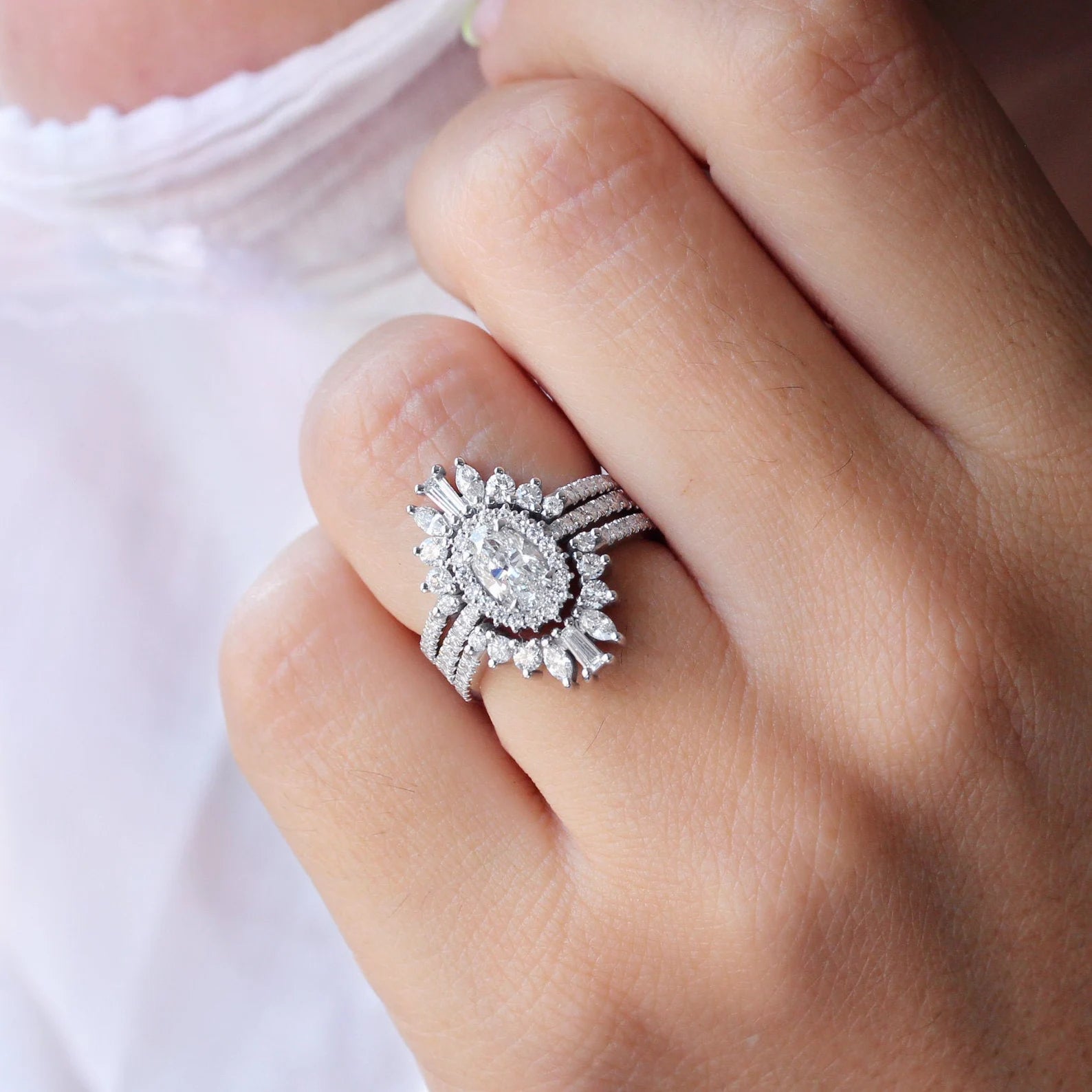 Halo Unique Oval Cut 3 set Ring