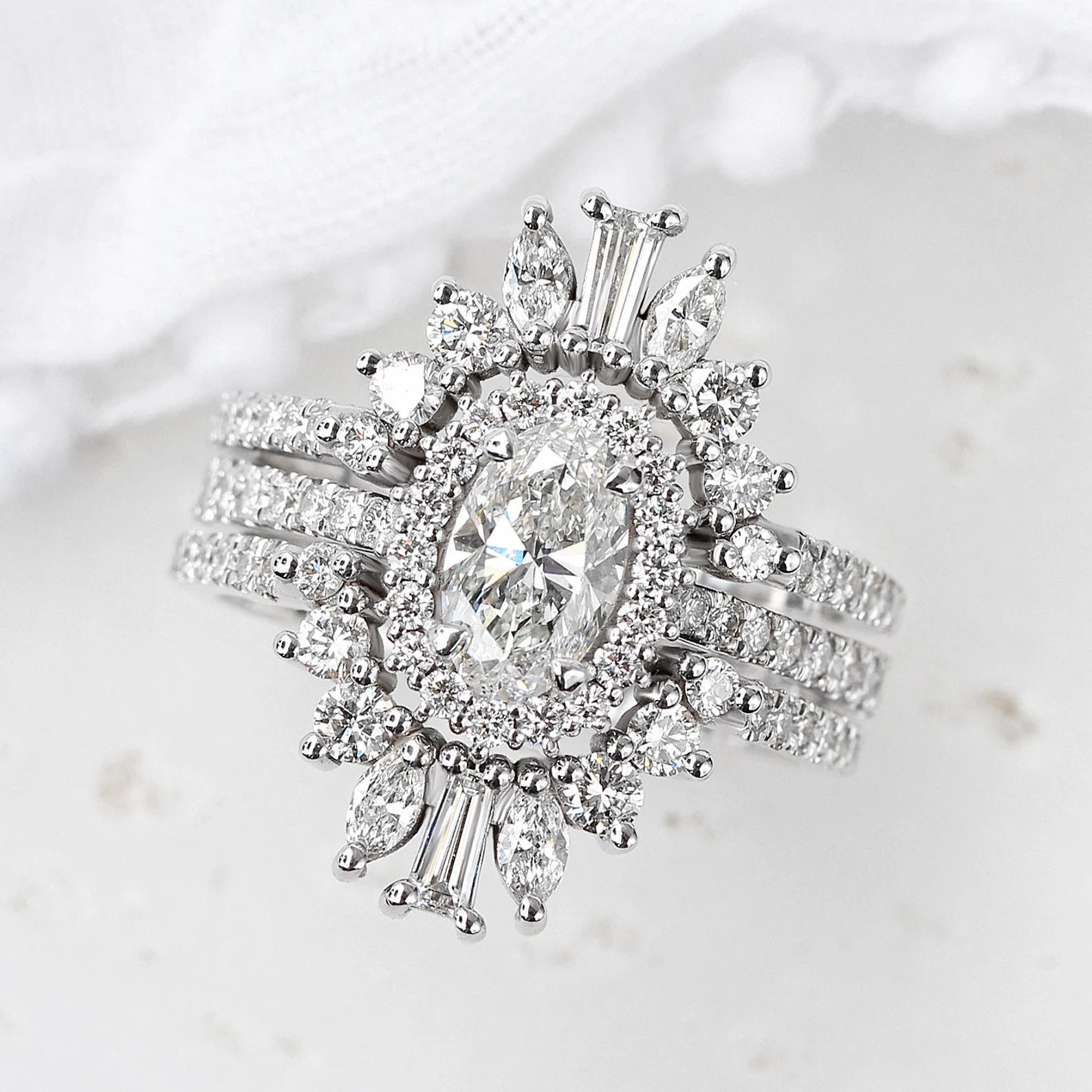 Halo Unique Oval Cut 3 set Ring