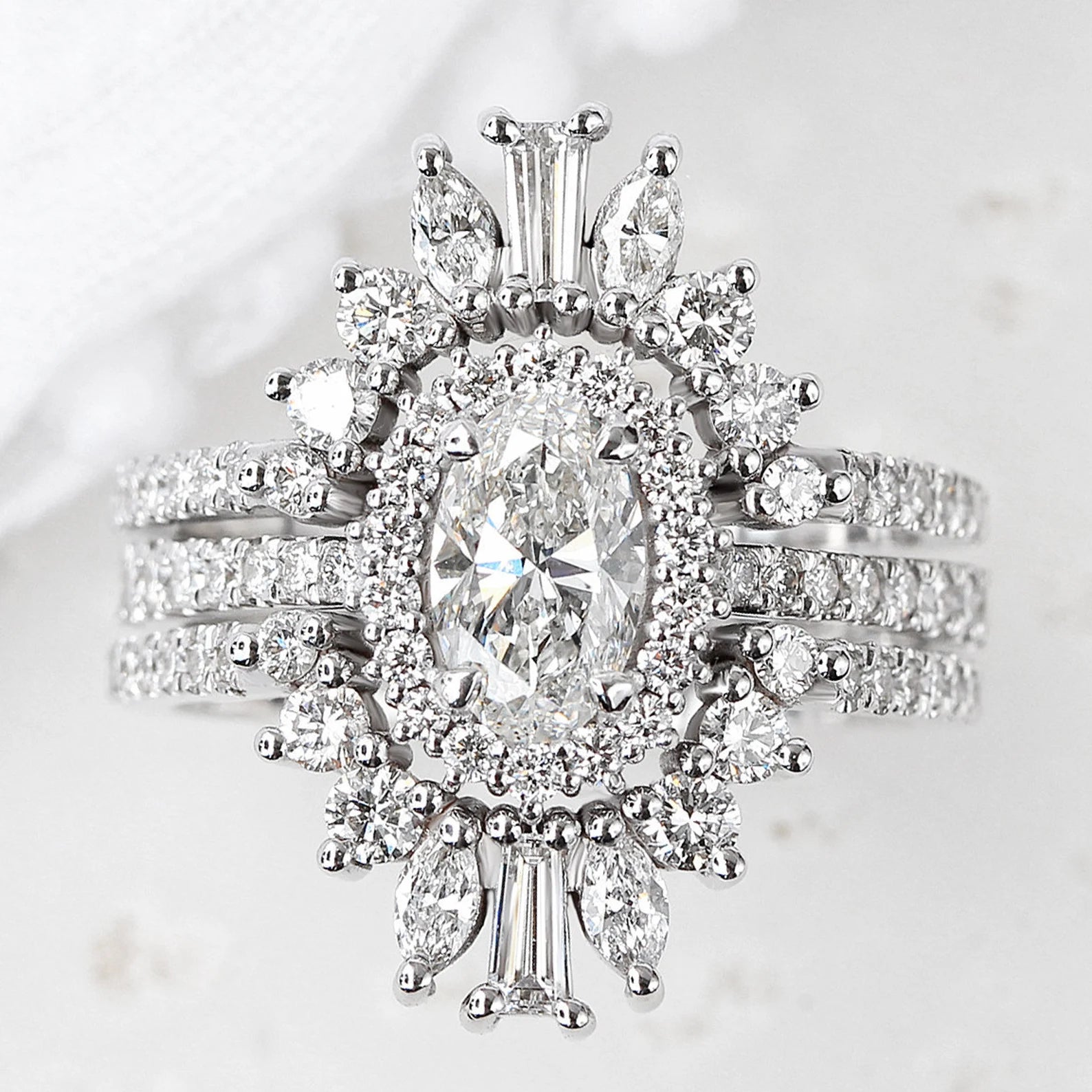 Halo Unique Oval Cut 3 set Ring