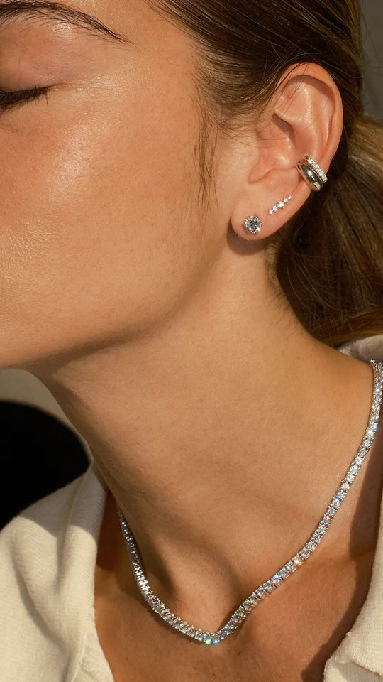 <tc> قلادة التنس الفضية </tc>