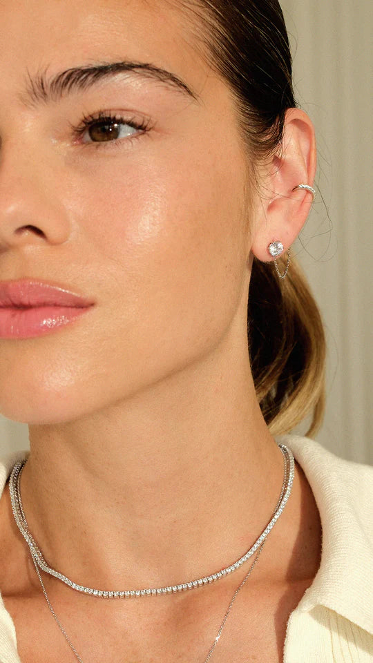 <tc> قلادة التنس الفضية </tc>