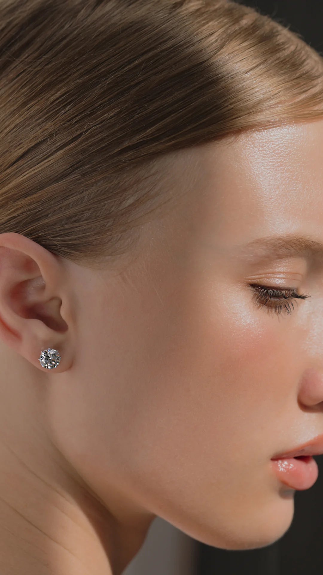 8mm round white zircon stone earrings