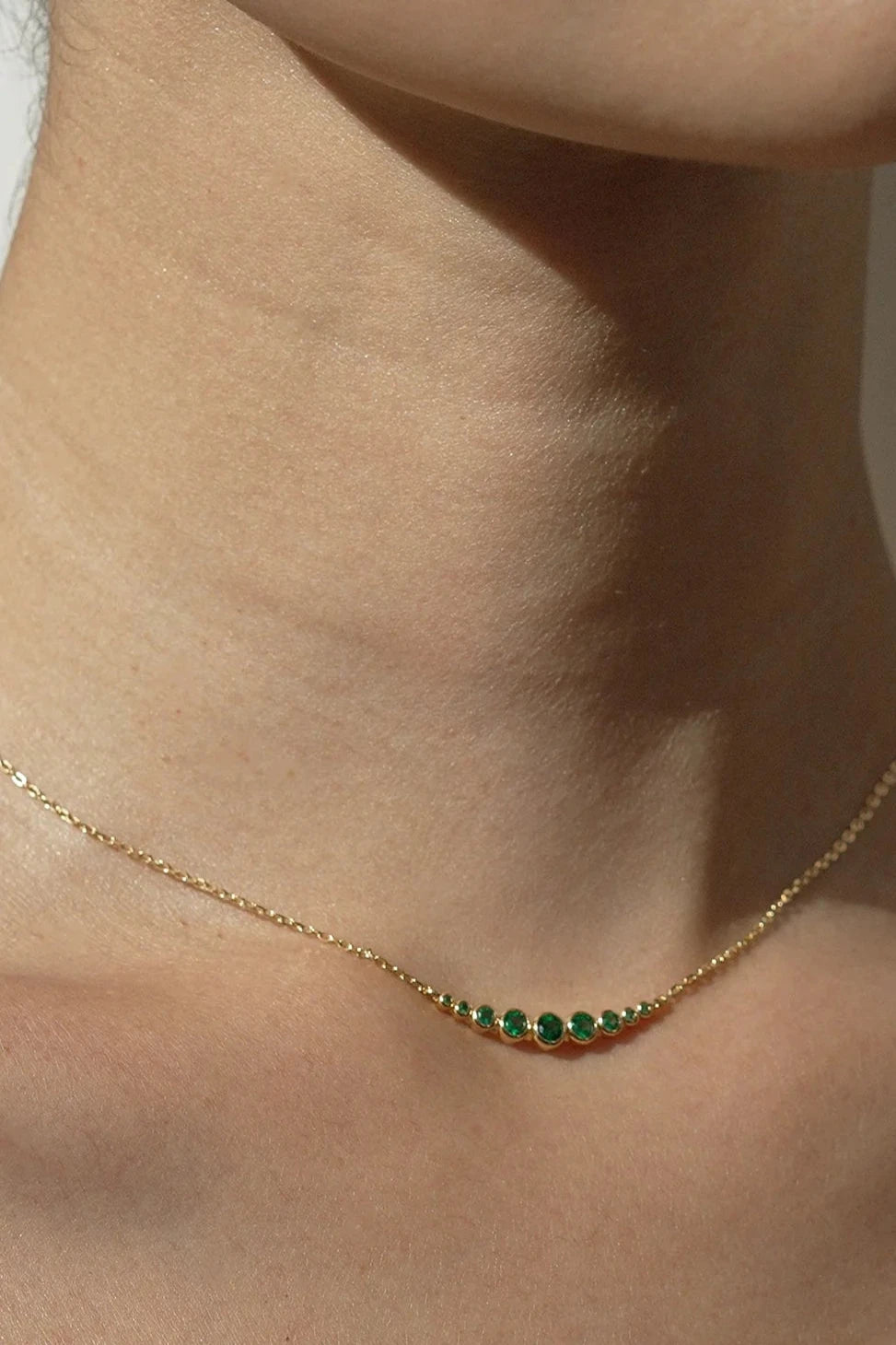 9-Round Emerald Stone Necklace