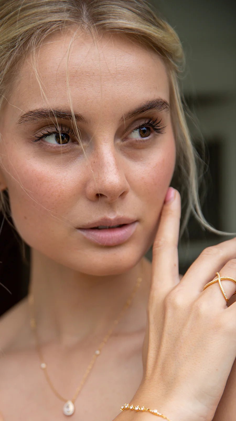 Anna Bavlova Zircon Gold Plated Ring - ARTSY SILVER