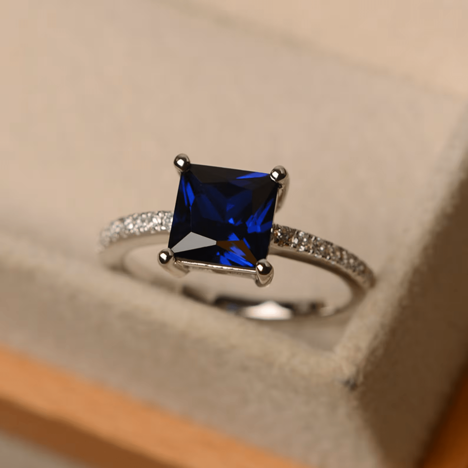 Anta Najm Hayati Sapphire Ring - ARTSY SILVER