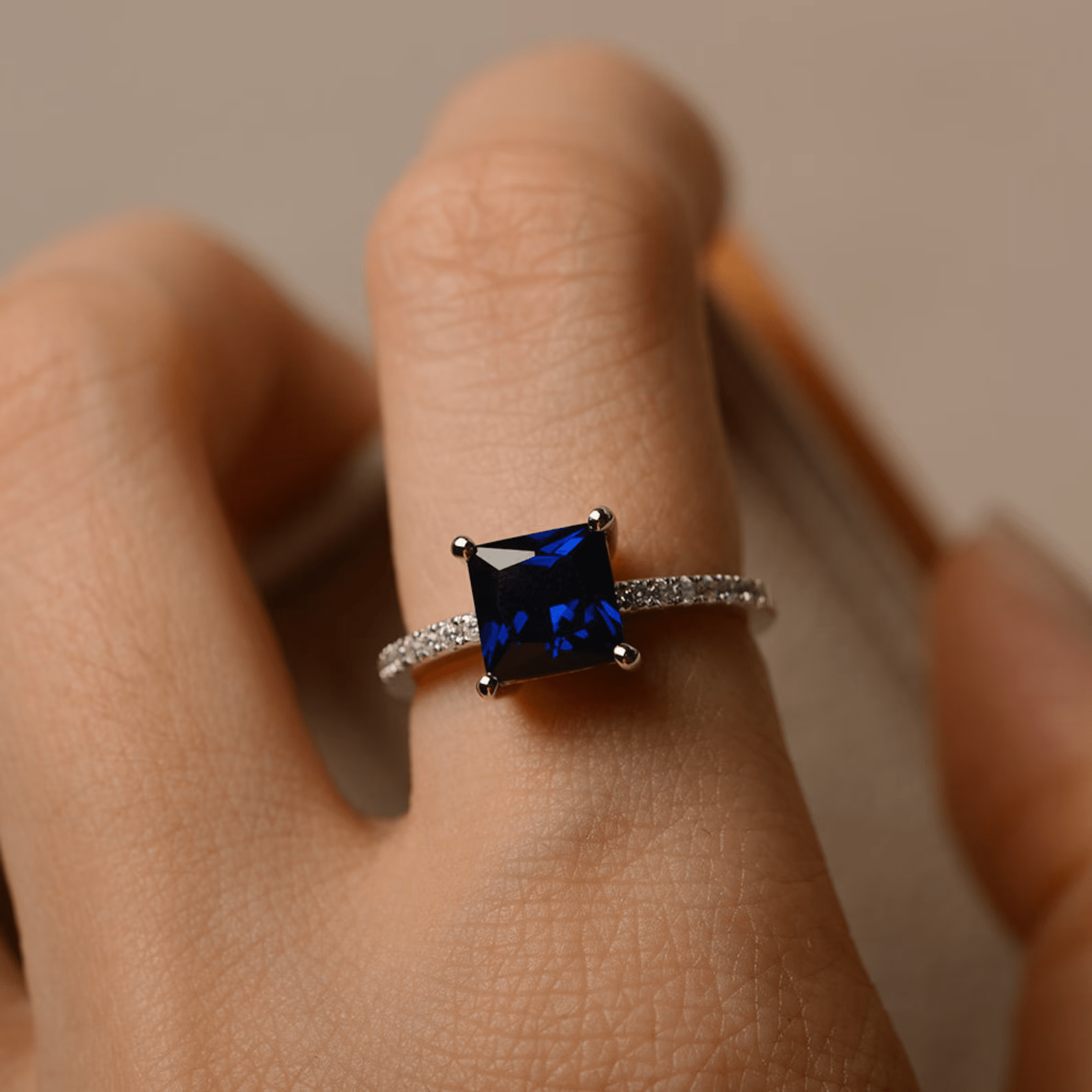 Anta Najm Hayati Sapphire Ring - ARTSY SILVER