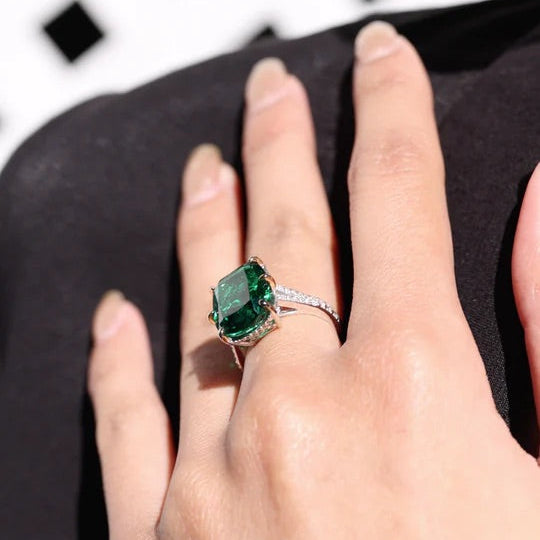 Big -Emerald -Green -Ring