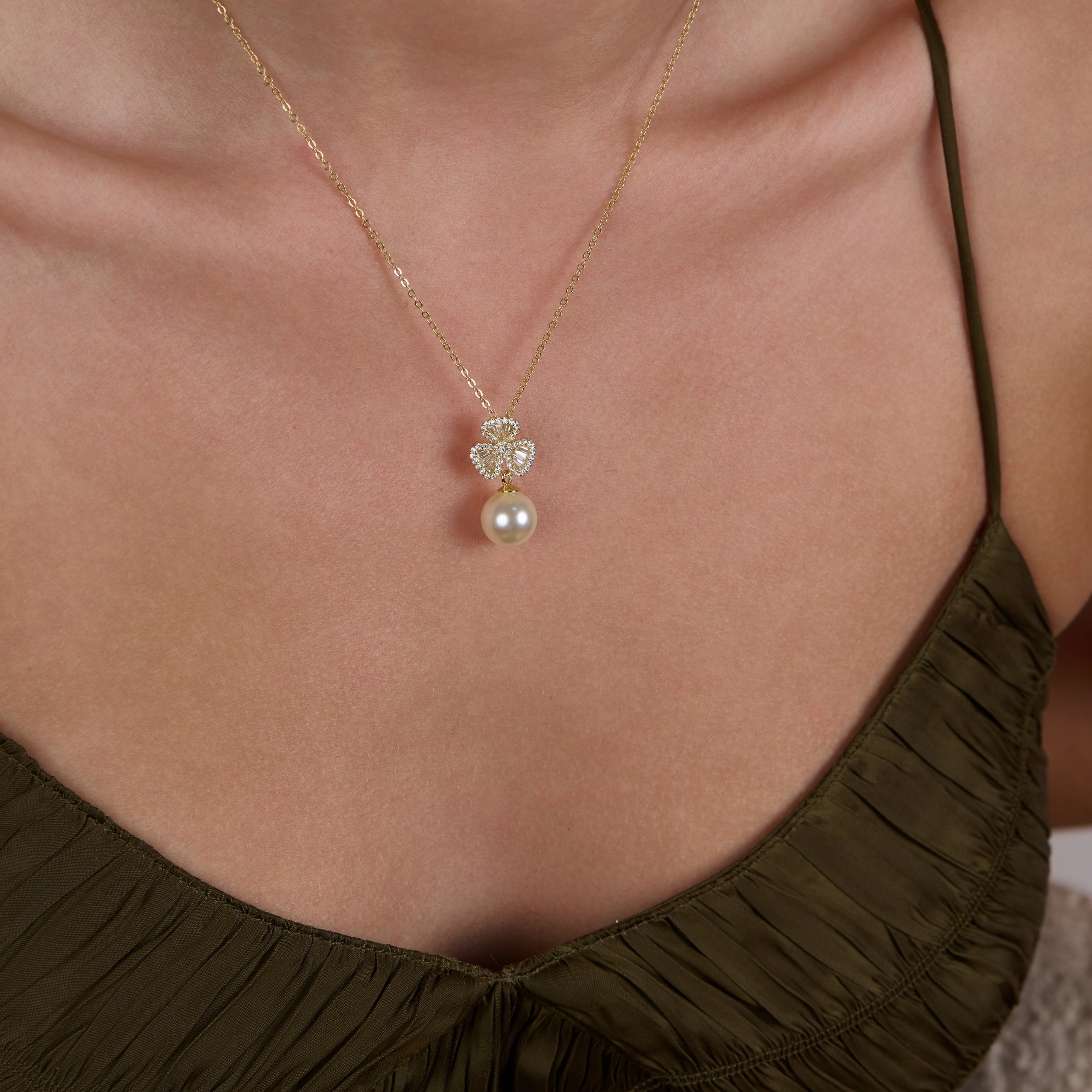Bloom Pearl Necklace