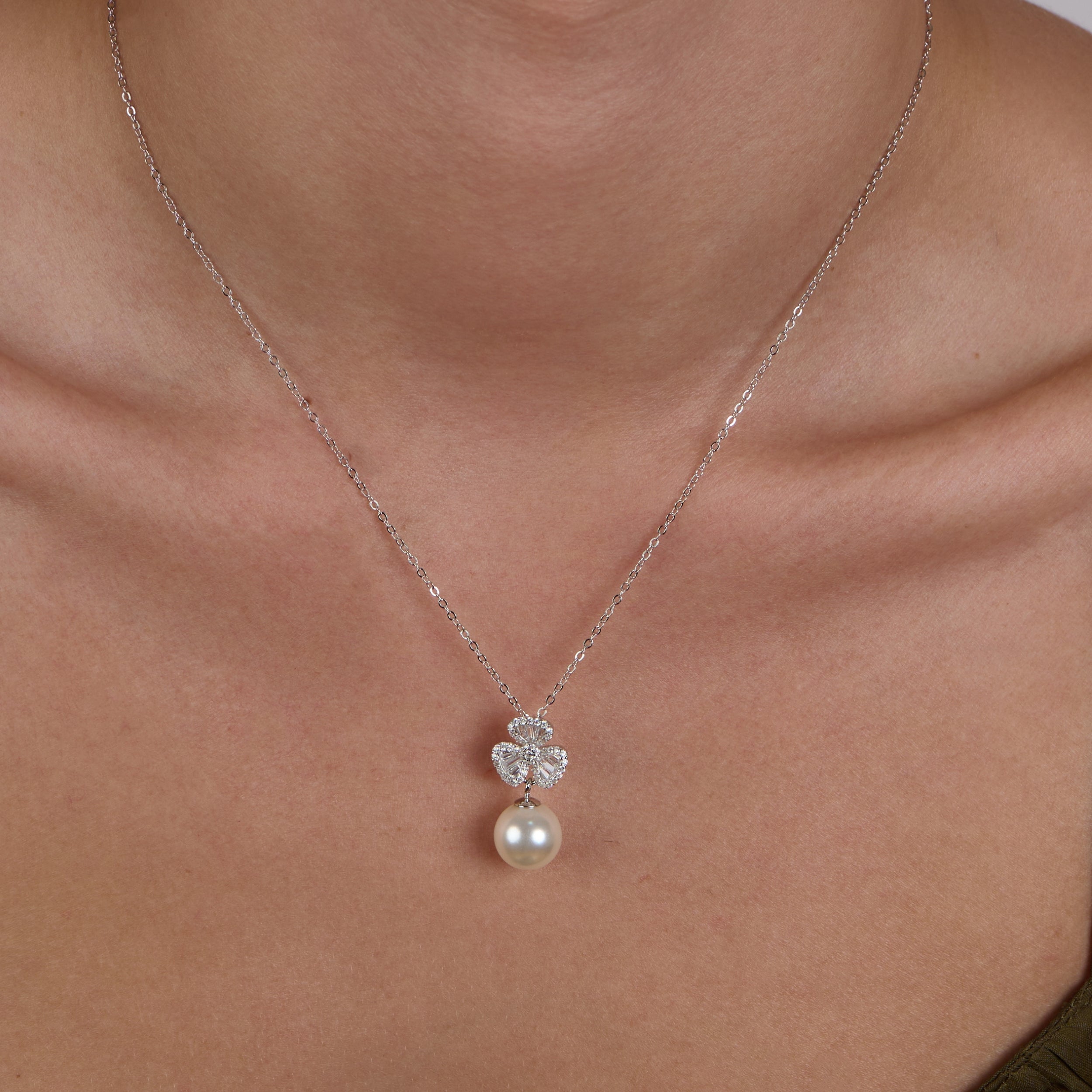 Bloom Pearl Necklace