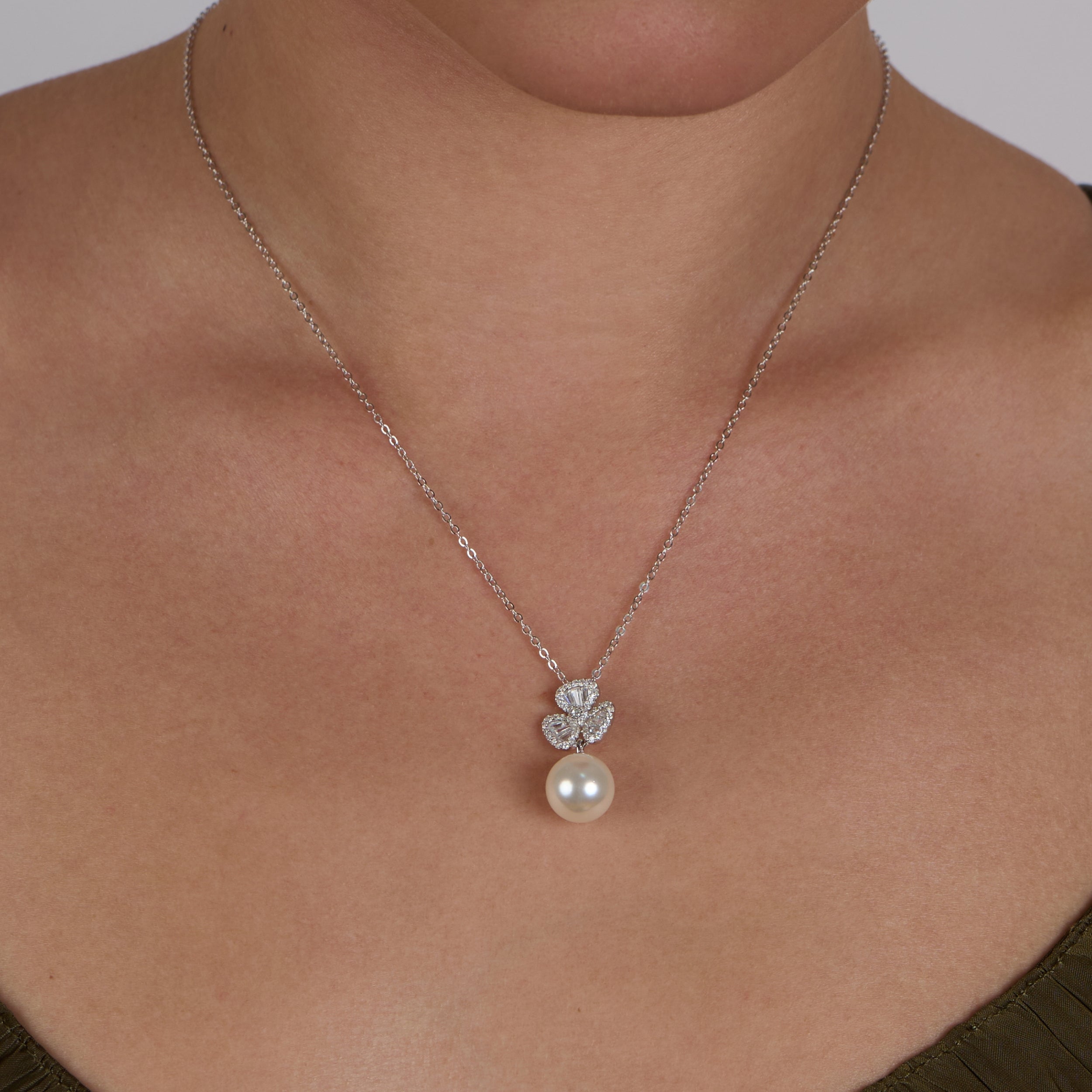 Bloom Pearl Necklace