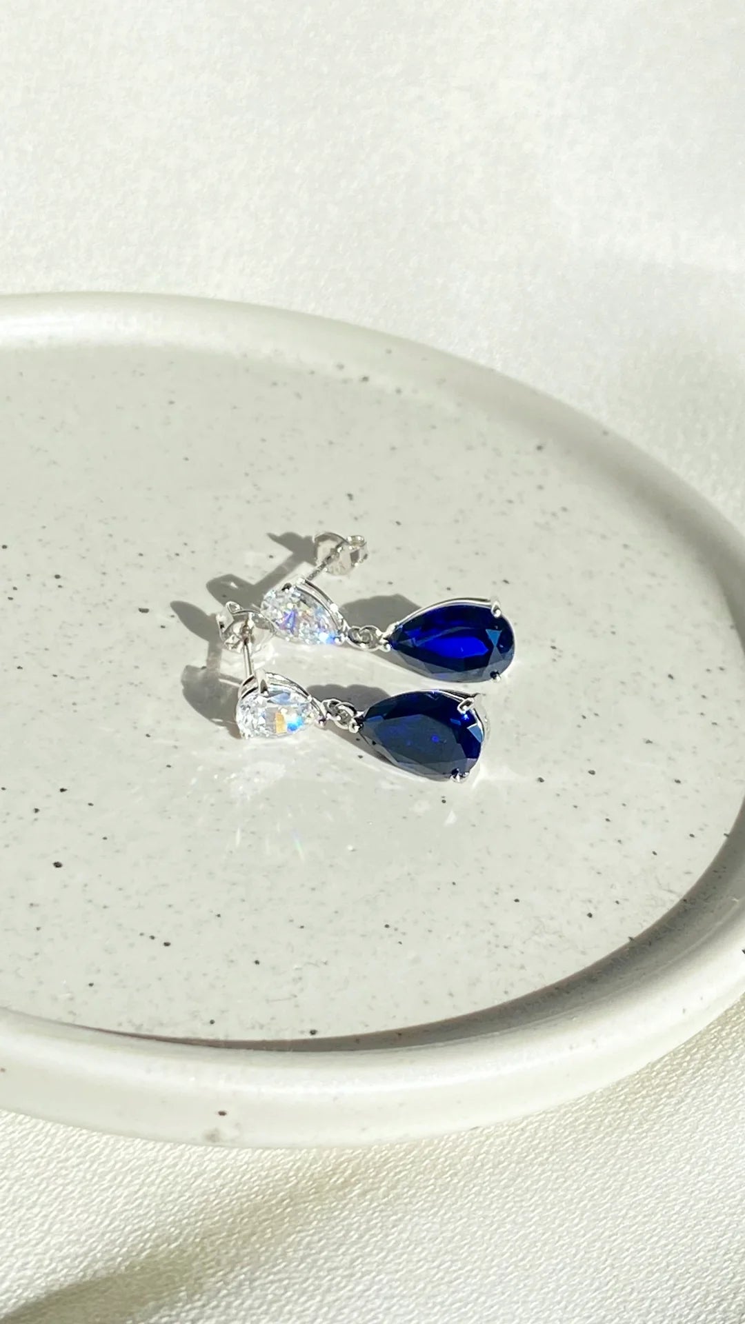 20pcs Crystal Dark Bleu Saphir Clair Verre tchèque en forme de Larme des  Billes de 6 mm x 9 mm - Perles en verre - Creavea