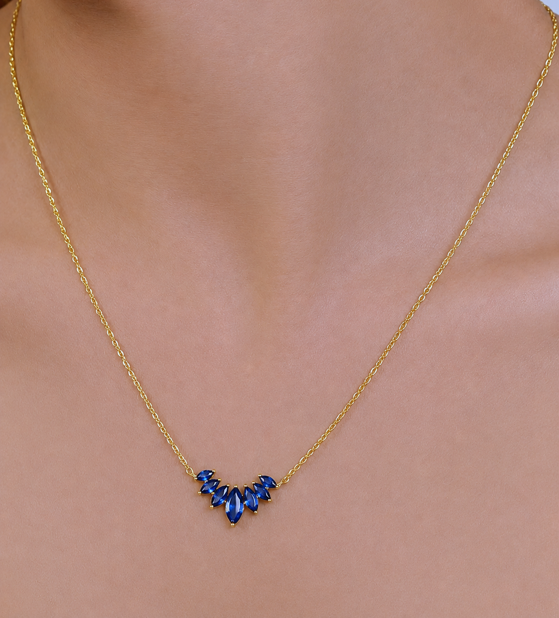 woman's blue sapphire Necklace I ARTSY SILVER 