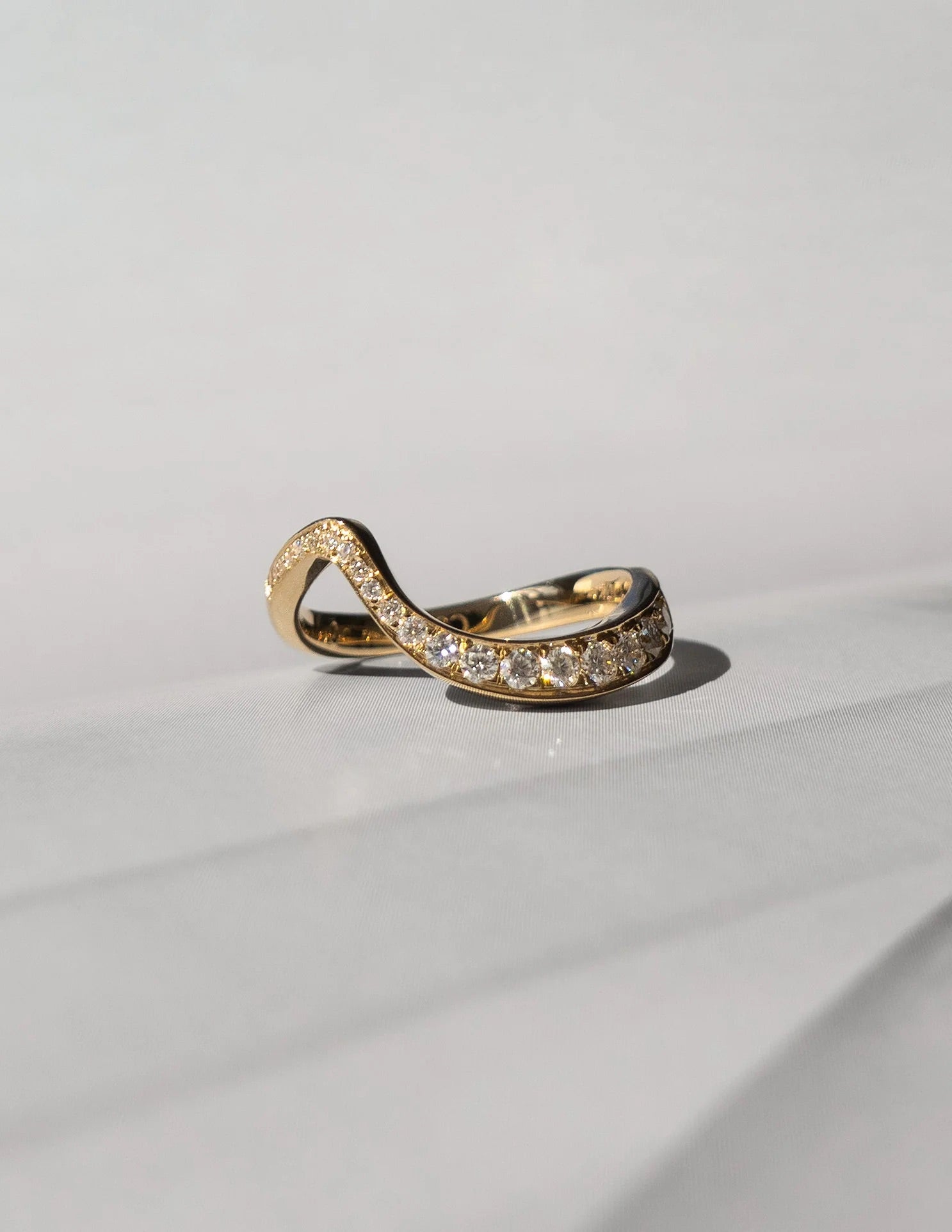 Dome Figure Pave Zircon Ring - ARTSY SILVER