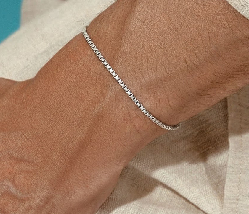 <tc>سوار رجالي بوكس فضة</tc>