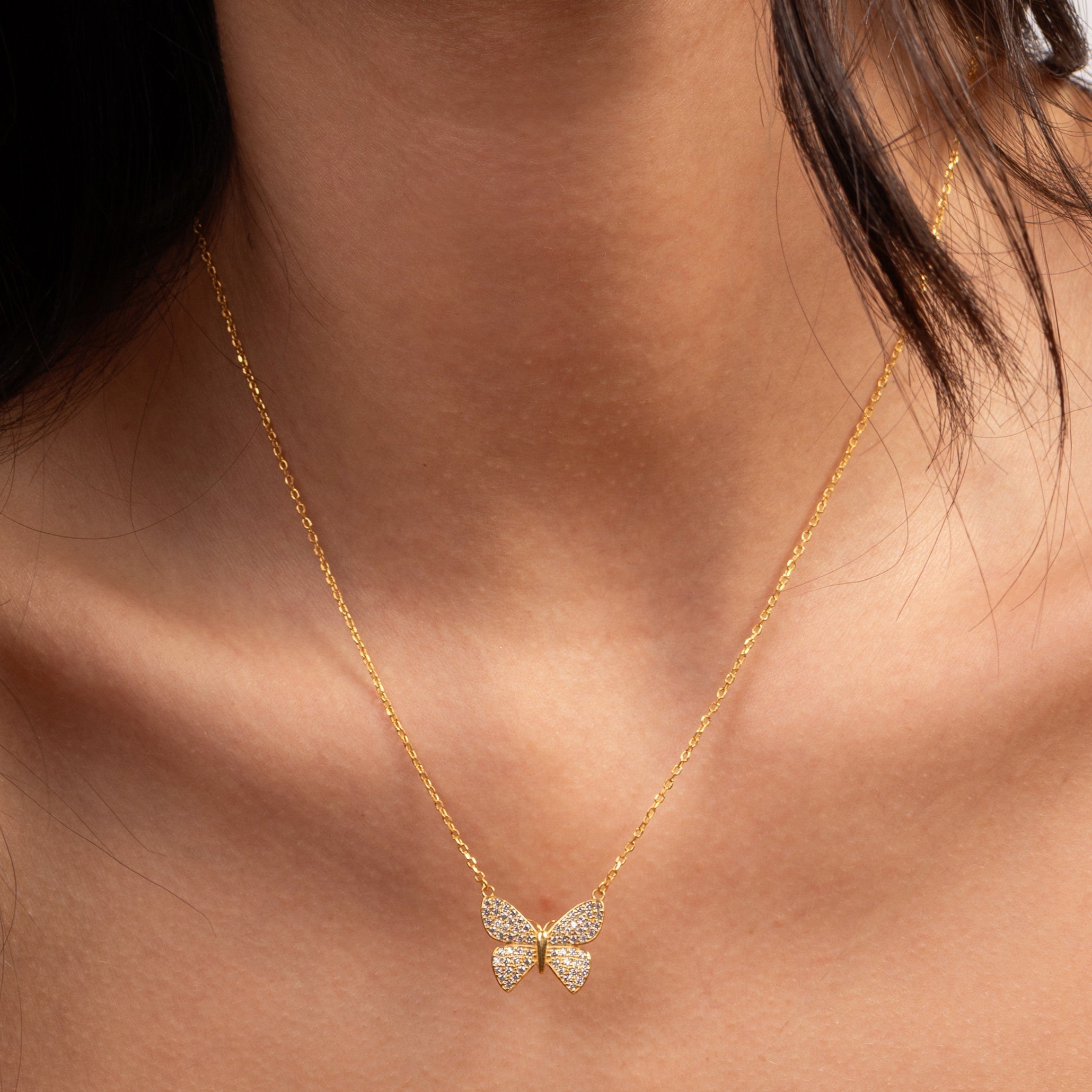 <tc>قلادة الفراشة مطلية بالذهب </tc>