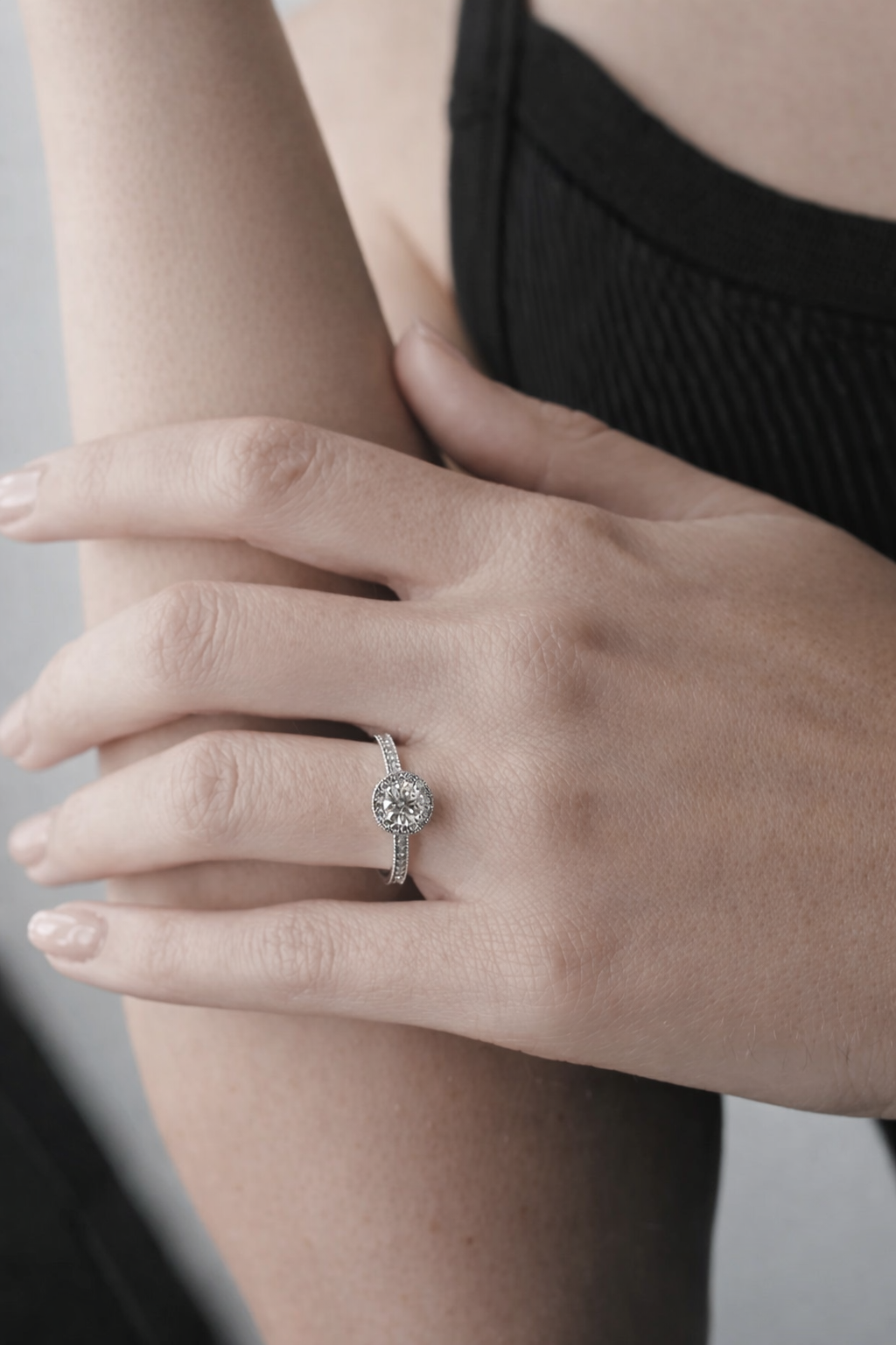 حلقة وعد cher Zircon