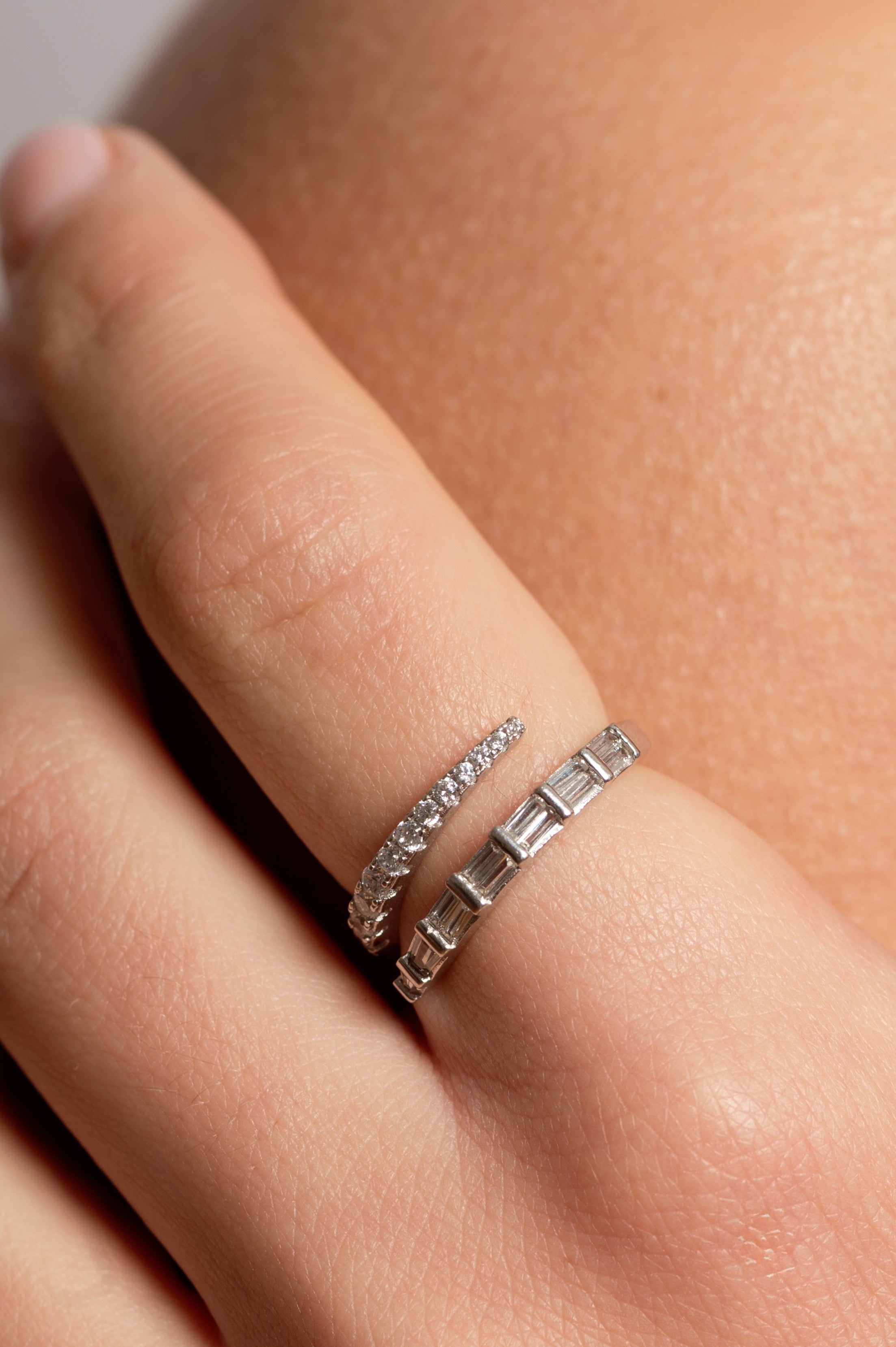 Diva Spark Zircon Silver Ring