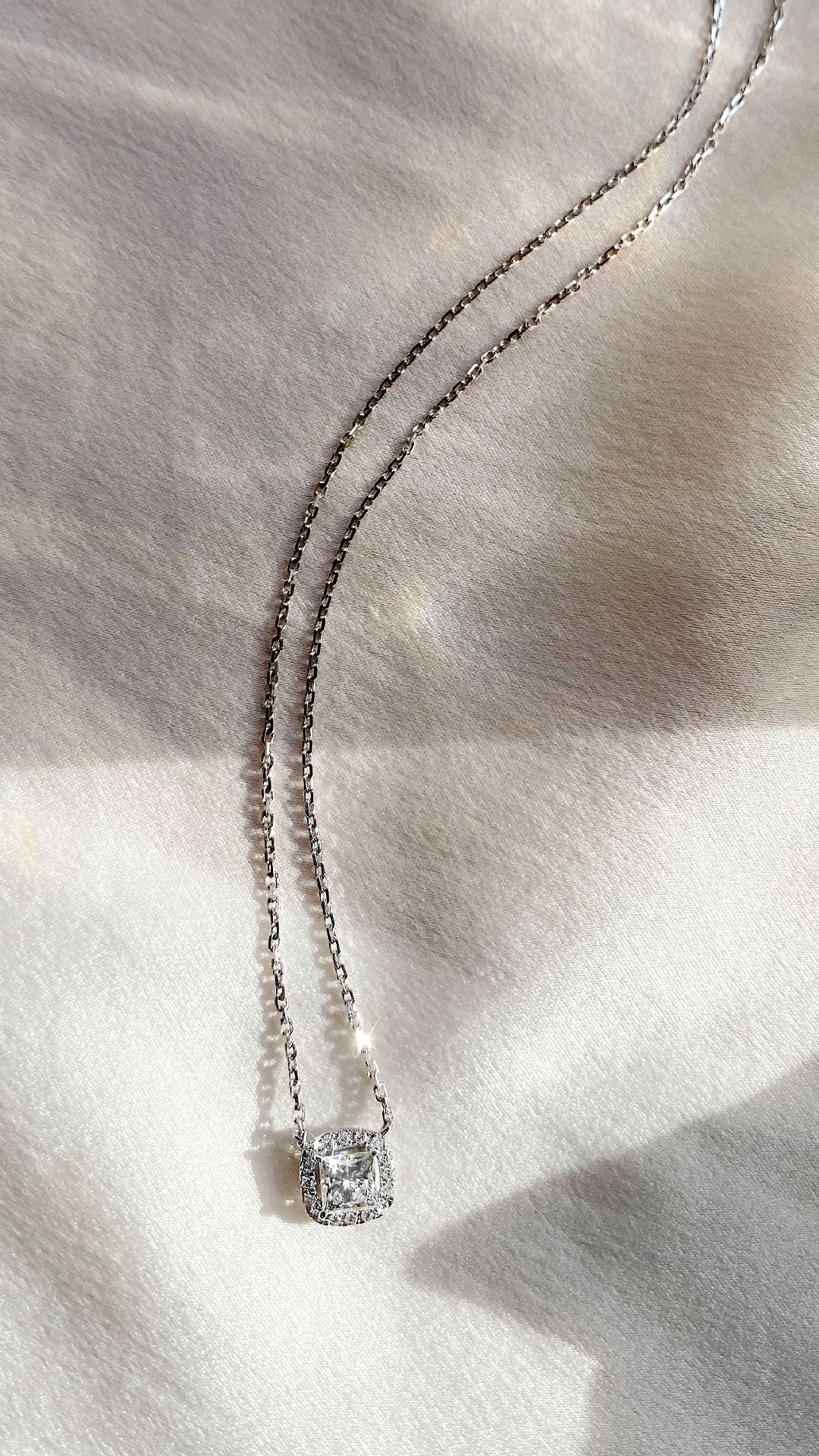 Drip White Zircon Necklace - ARTSY SILVER