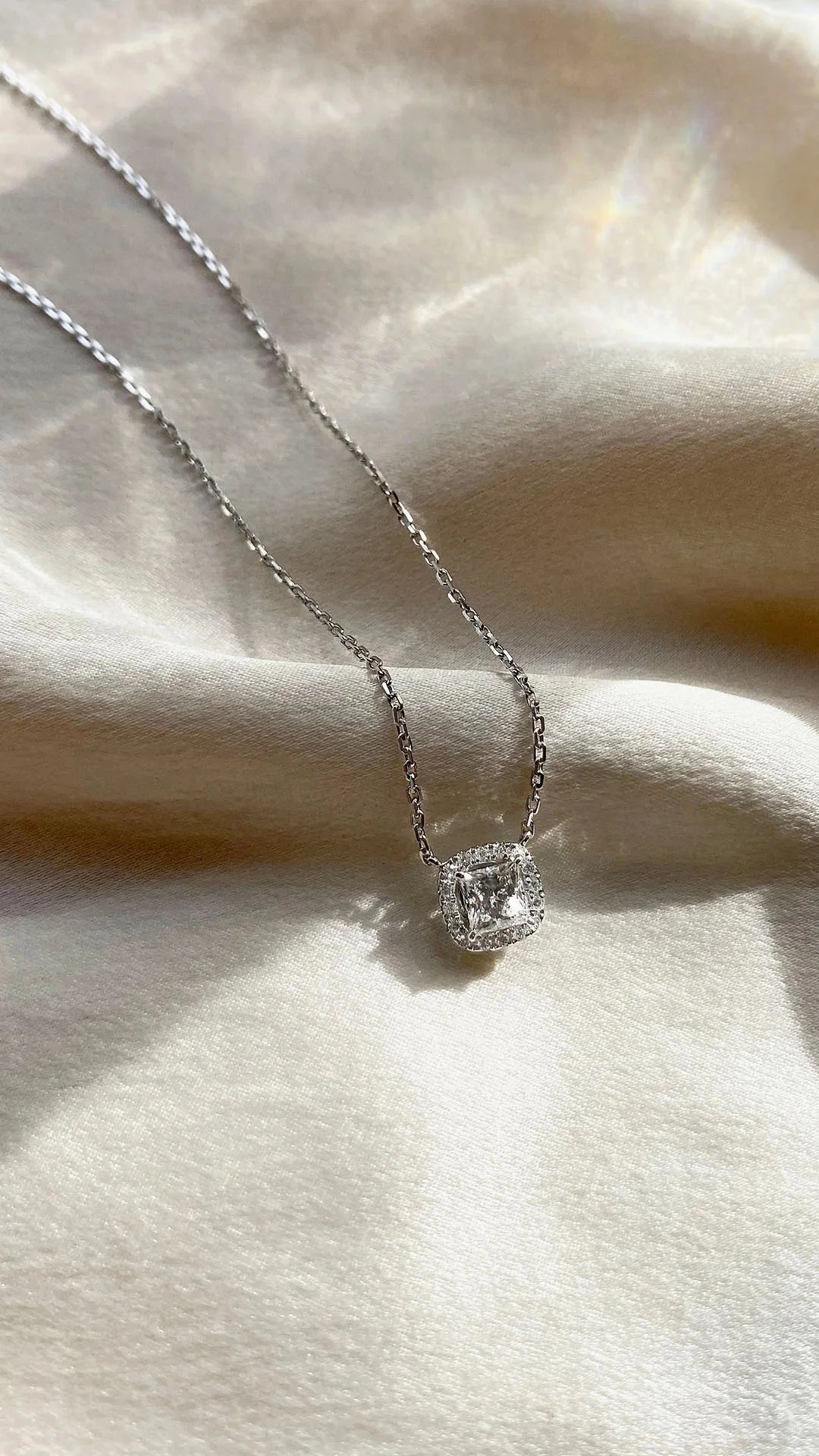 Drip White Zircon Necklace - ARTSY SILVER