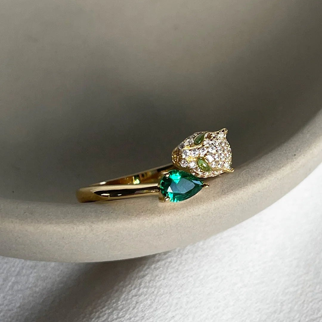 Emerald Stone Tiger Ring - ARTSY SILVER