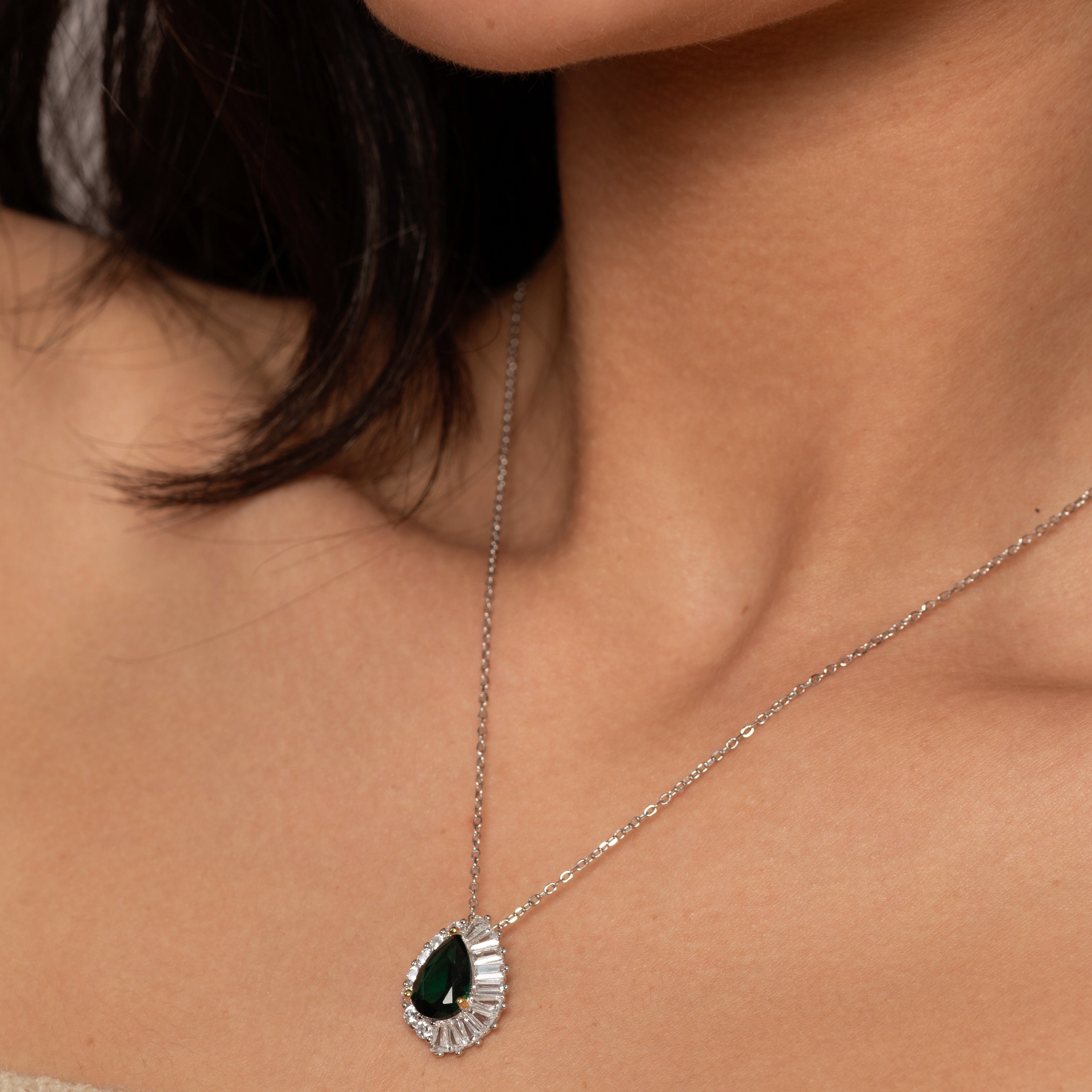 Emerald And Baguette Stones Necklace
