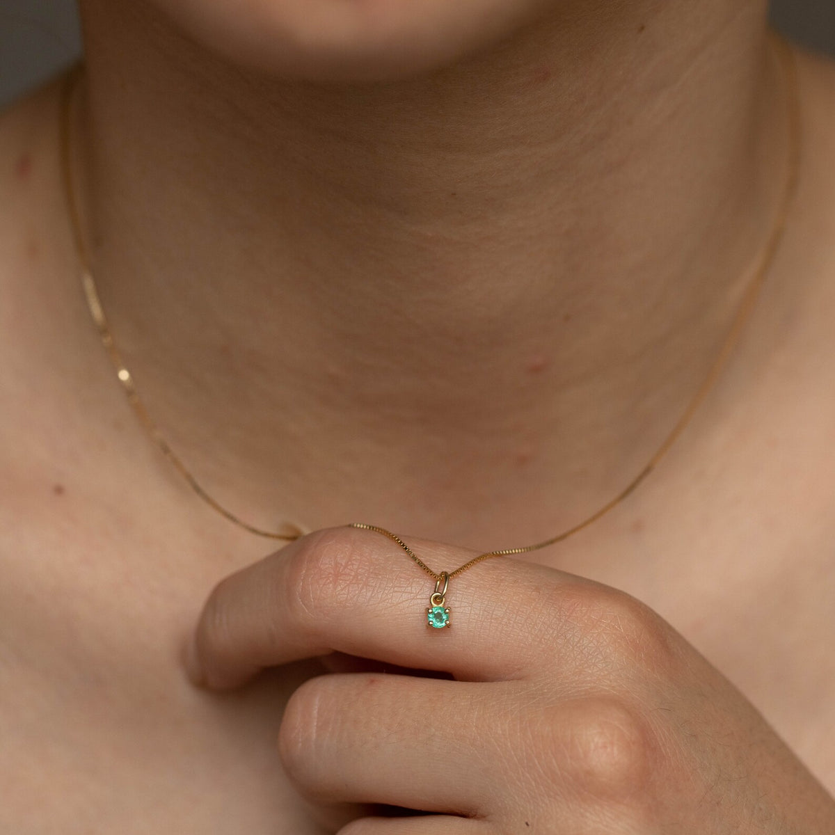 Emerald minimal Necklace