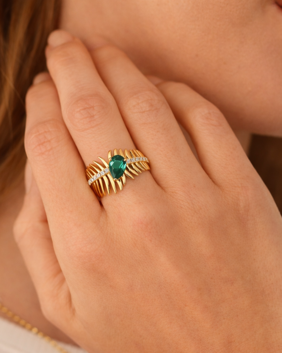 Emerald Stone Palma Ring