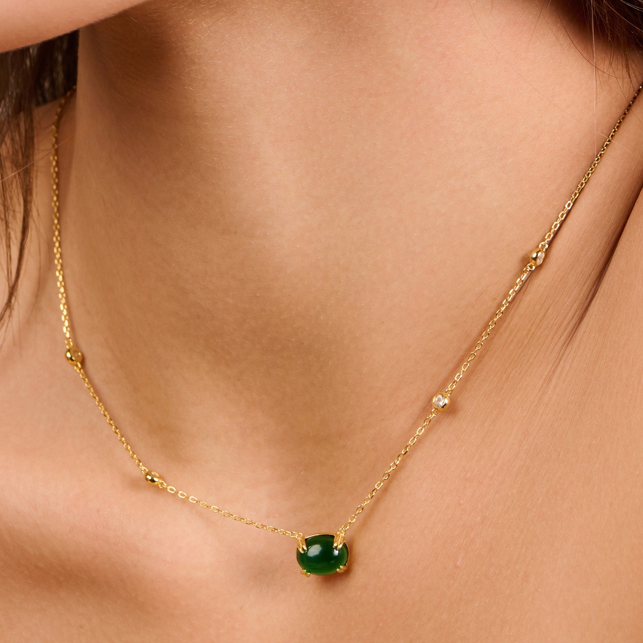 Glossy Cabochon Emerald Necklace