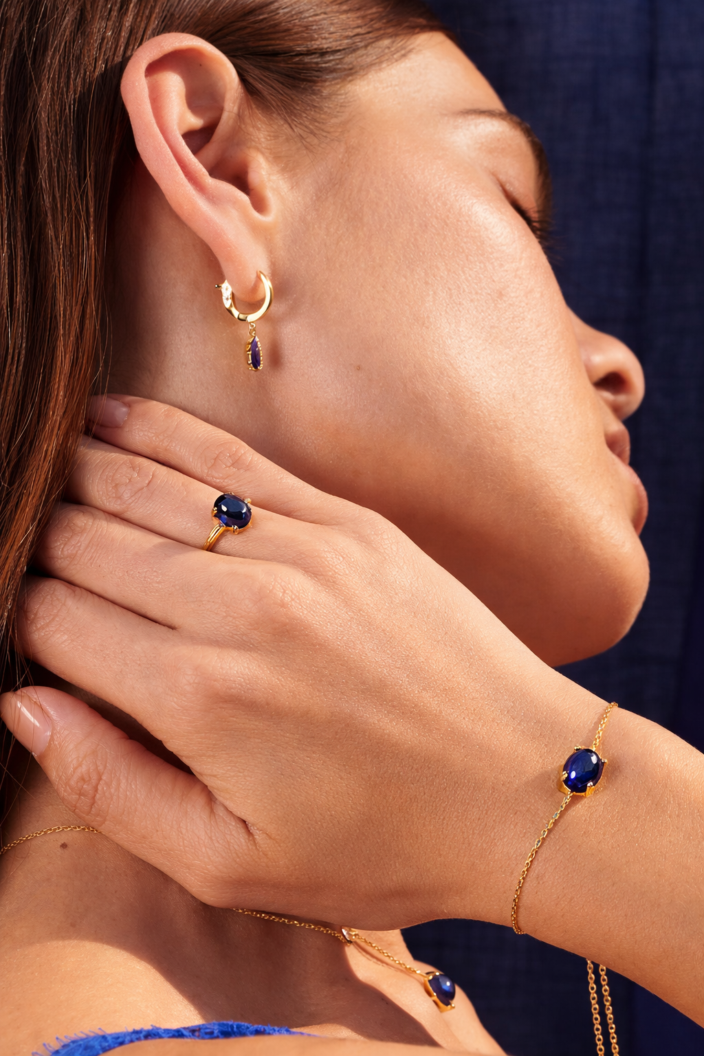 Glossy Cabochon Blue Bracelet