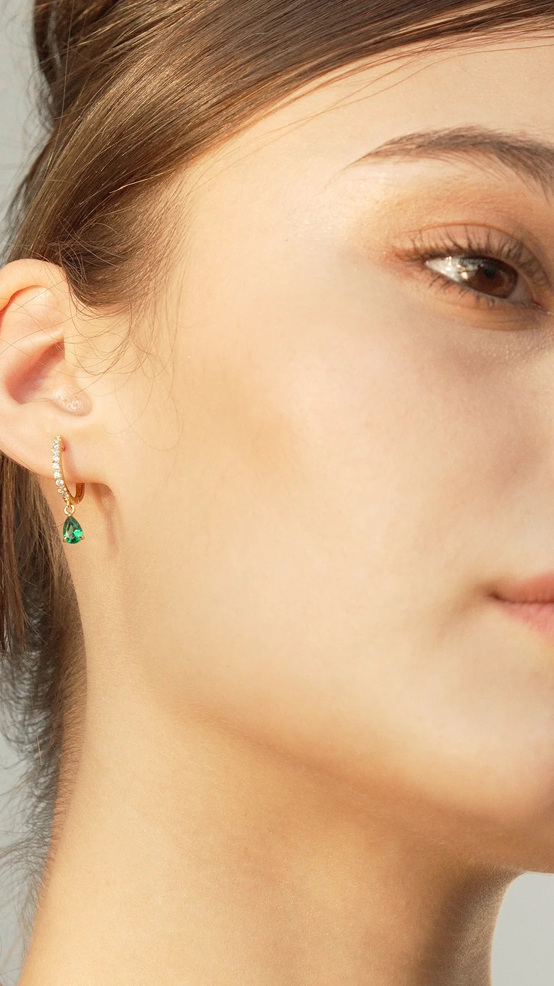 HOOP EMERALD STONE GOLD PLATING