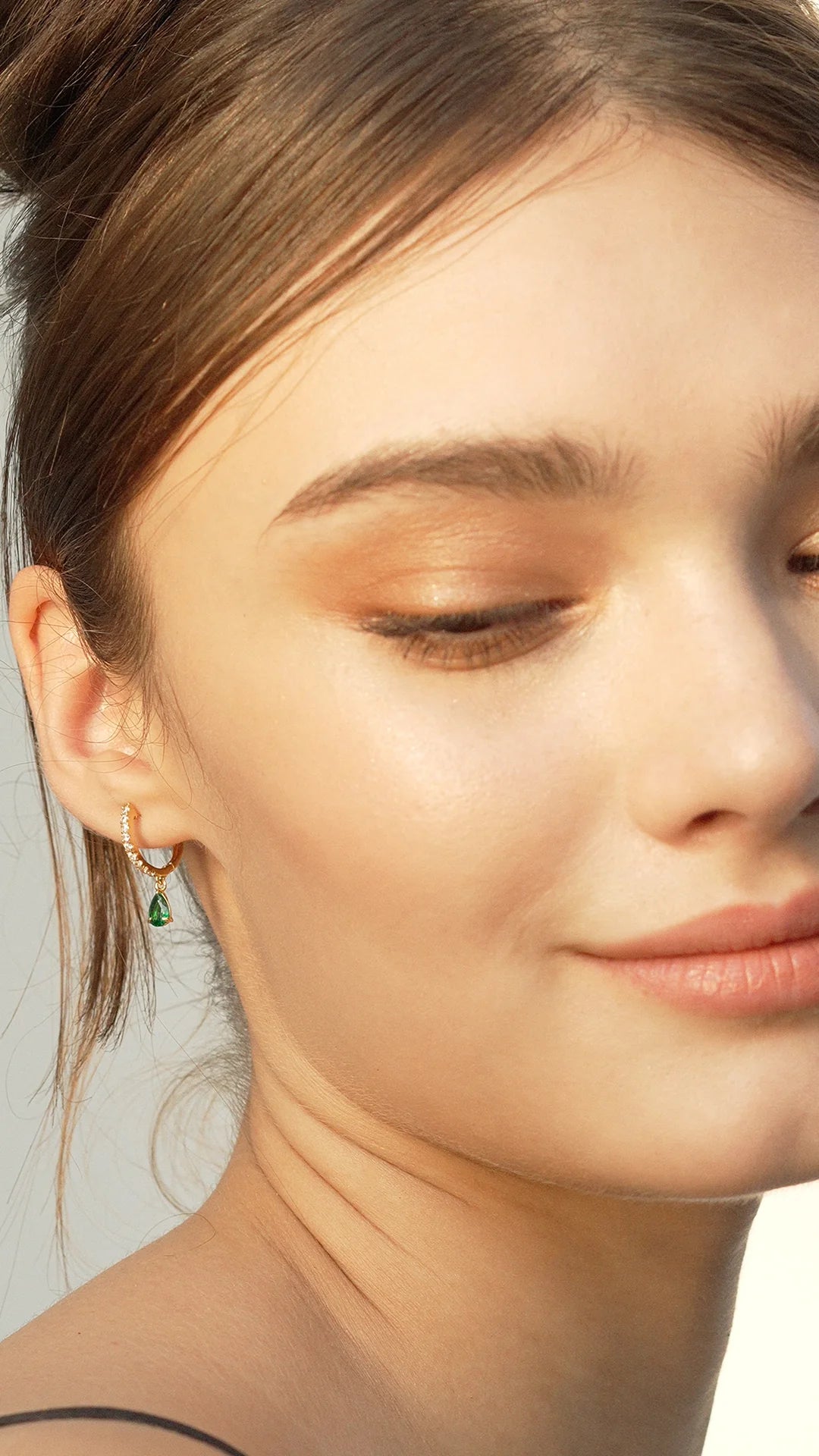 HOOP EMERALD STONE GOLD PLATING