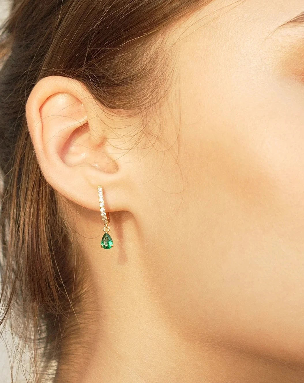 HOOP EMERALD STONE GOLD PLATING