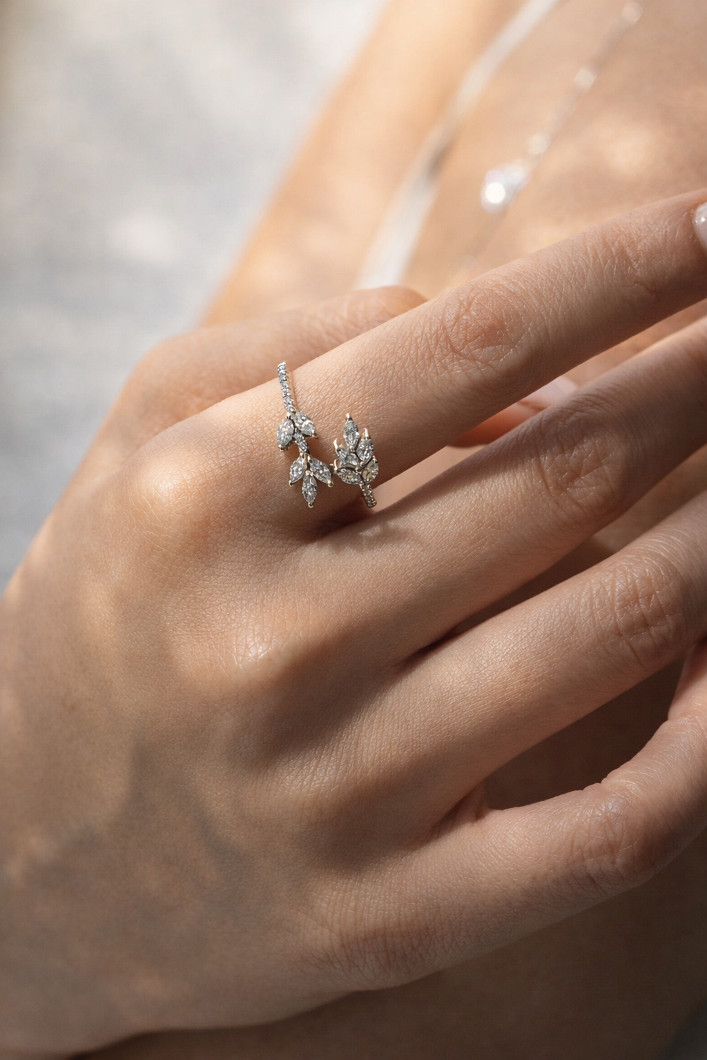 Leaf White Zircon Silver Ring