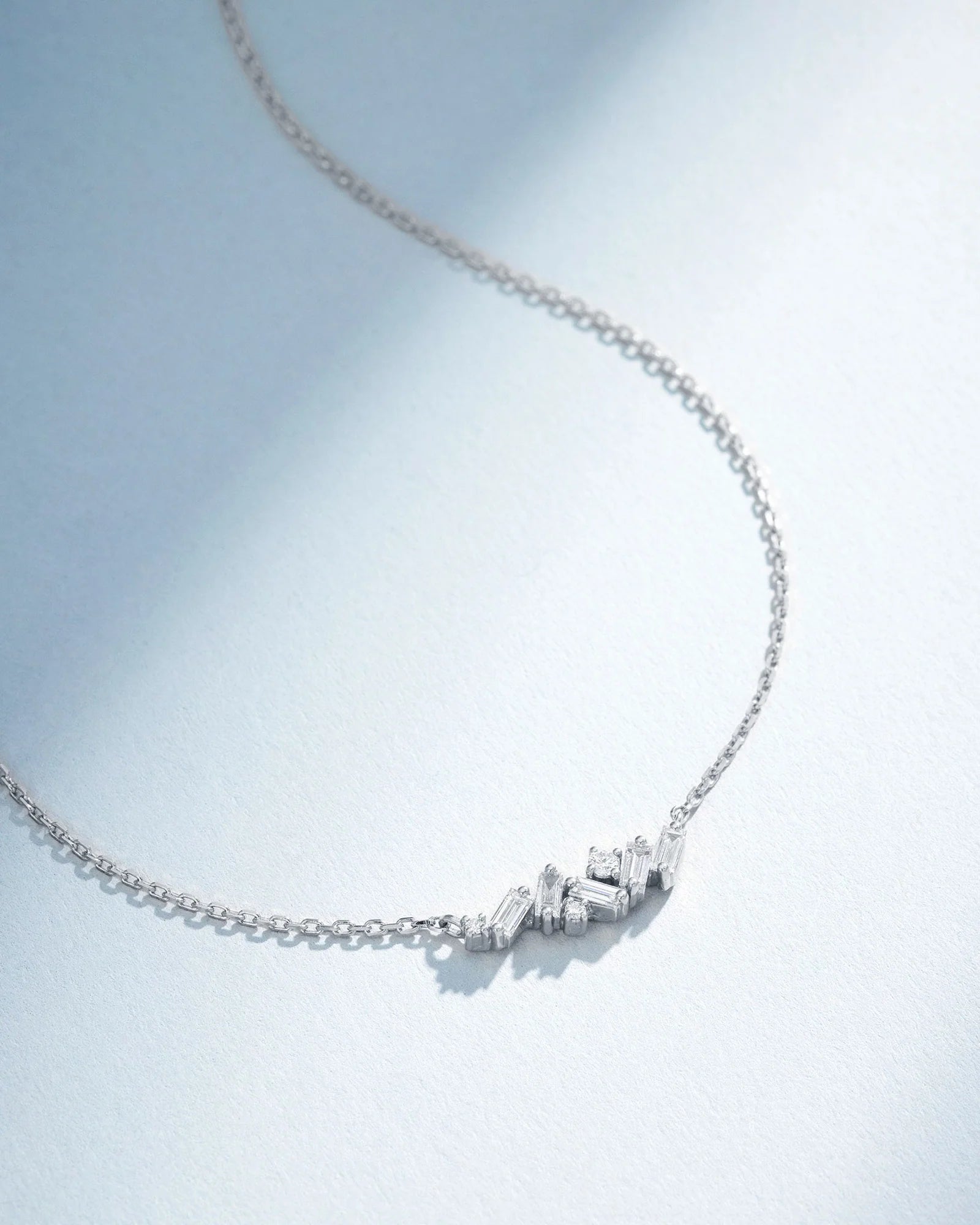 Mini Bar Zircon necklace