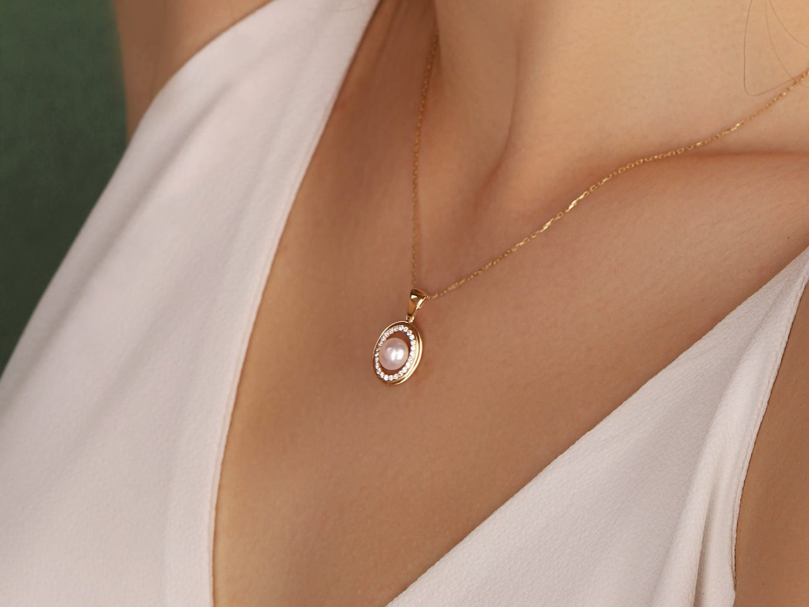 Oval Pearl Necklace