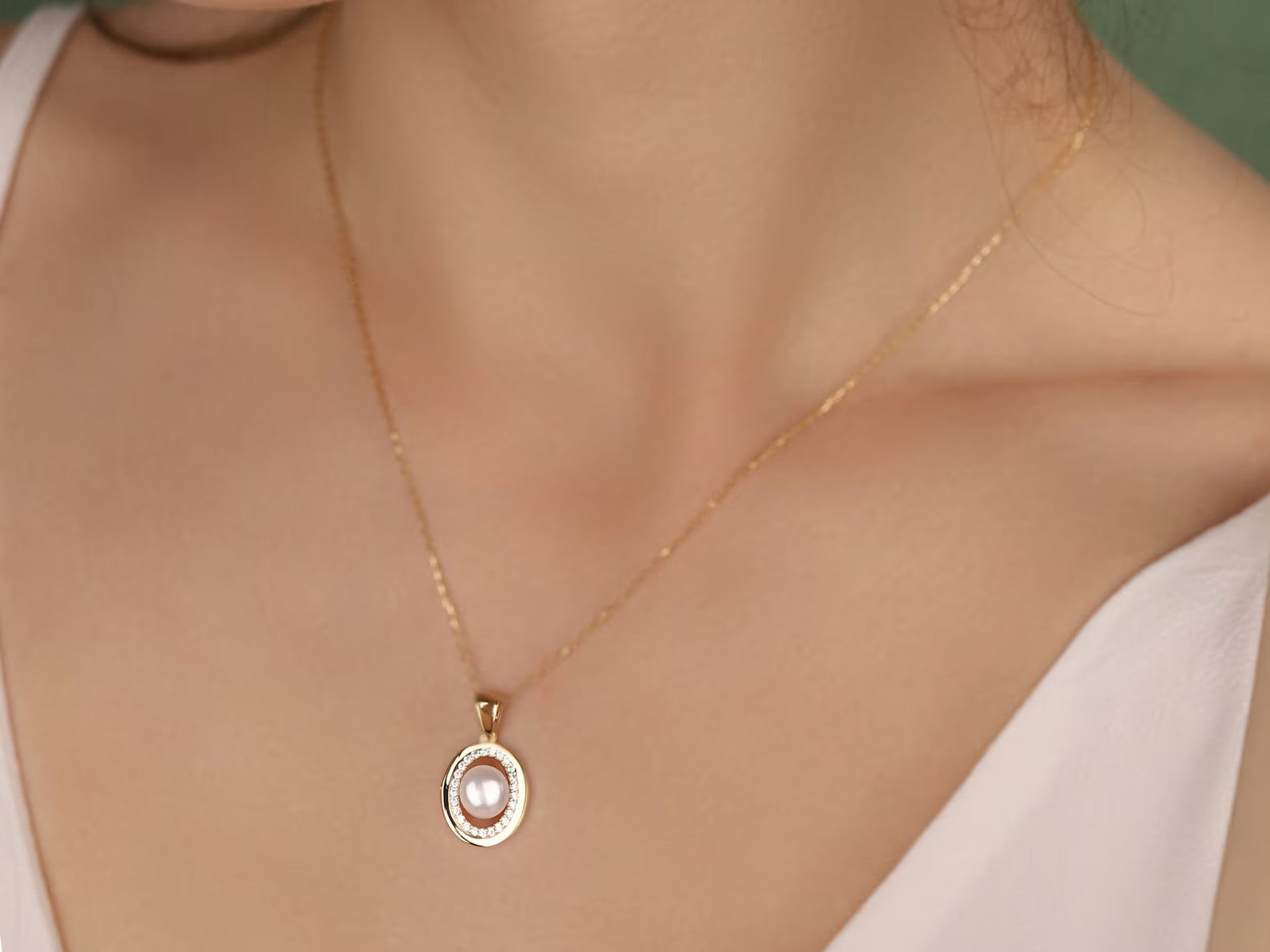 Oval Pearl Necklace