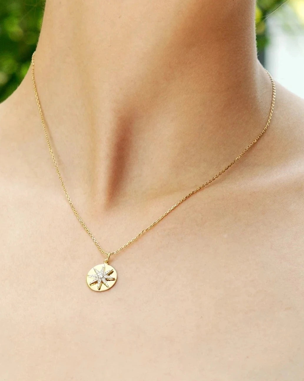 Pole Star Round necklace gold plating